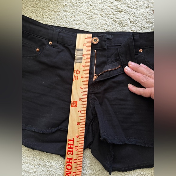 Lot of 2 Women's Black Shorts from H&M - 1 NWT - Picture 6 of 14